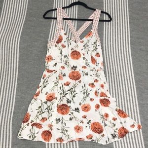 Gorgeous snap close summer dress with pockets